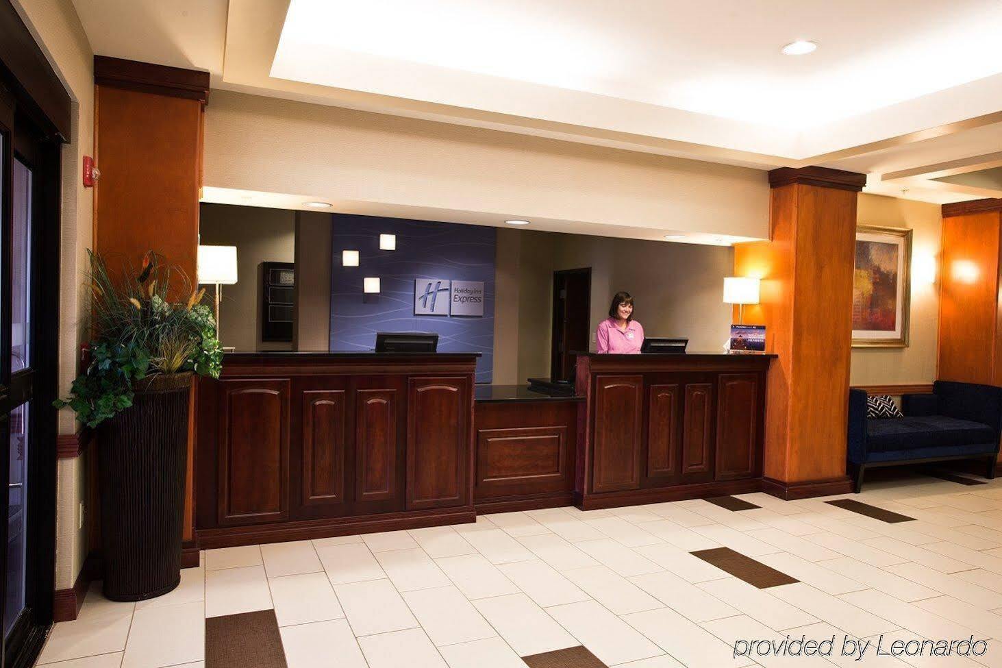 Holiday Inn Express And Suites Urbandale Des Moines, An Ihg Hotel Zewnętrze zdjęcie